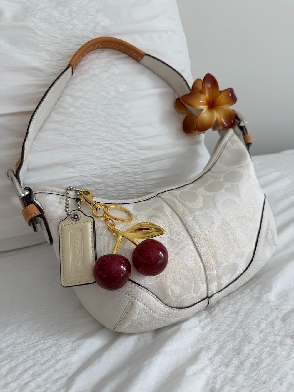 Vintage  Coach White Canvas  Soho Hobo Shoulder  Bag (small)